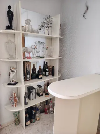 3 Taburetes + Barra Bar + Estantería Espejo