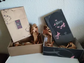 Zapatos de baile dorados para mujer