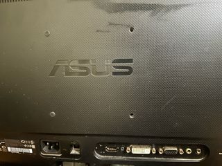 Monitor Negro con Webcam Integrada