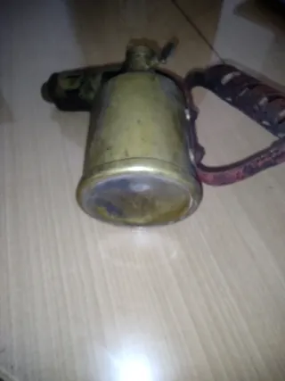 Soplete de queroseno antiguo de bronce