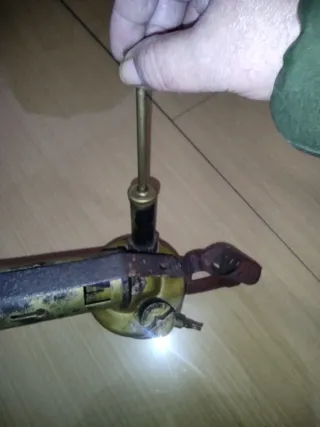 Soplete de queroseno antiguo de bronce