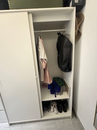 Armario puertas correderas Ikea KLEPPSTAD