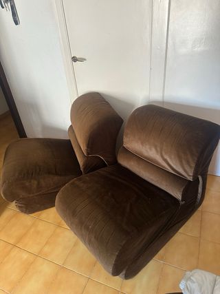 Sofá individual de gamuza marrón