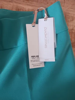 Pantalón verde talle alto y corte recto