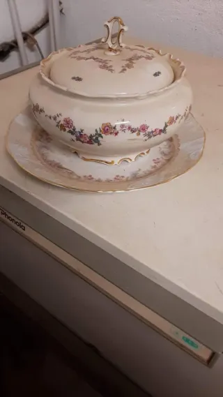 Zuppiera con piatto floreale