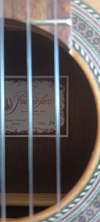 Guitarra española NUEVA sin uso con funda