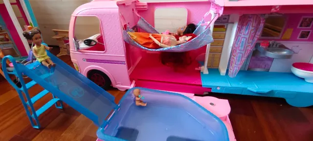 Casa y caravana Barbie