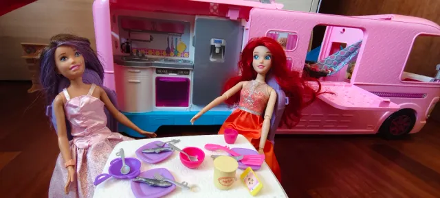 Casa y caravana Barbie