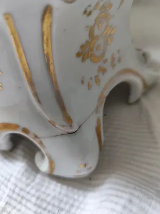 Figura de porcelana antigua mujer