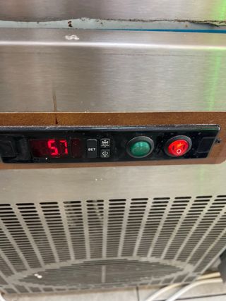 Vitrina expositora refrigerada pastelería