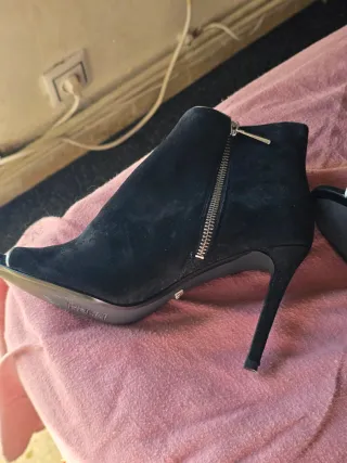 Botines Michael Kors Negros Ante