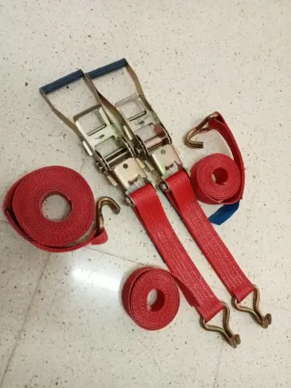 2 cincha de amarre con trinquete y gancho 10 €