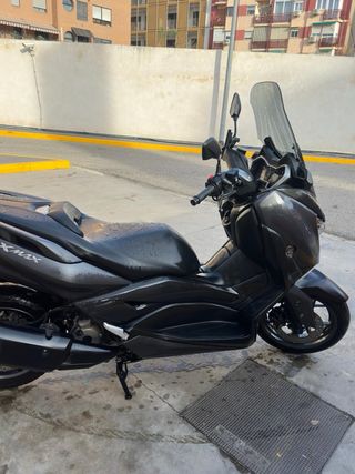 Yamaha XMAX 300 Negra/Gris