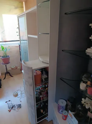 Mueble de estilo vintage, restaurado con pintura