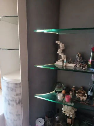 Mueble de estilo vintage, restaurado con pintura