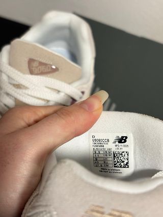 New Balance 9060 Beige/Marrón