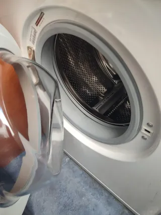 Lavadora carga frontal blanca