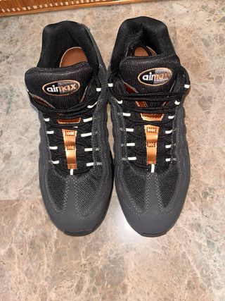 Nike Air Max 95 Syna Negro Dorado