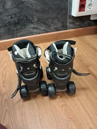 Patines Quad Negros con Calaveras