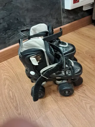 Patines Quad Negros con Calaveras