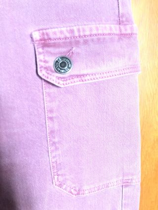 Vaqueros cargo violeta