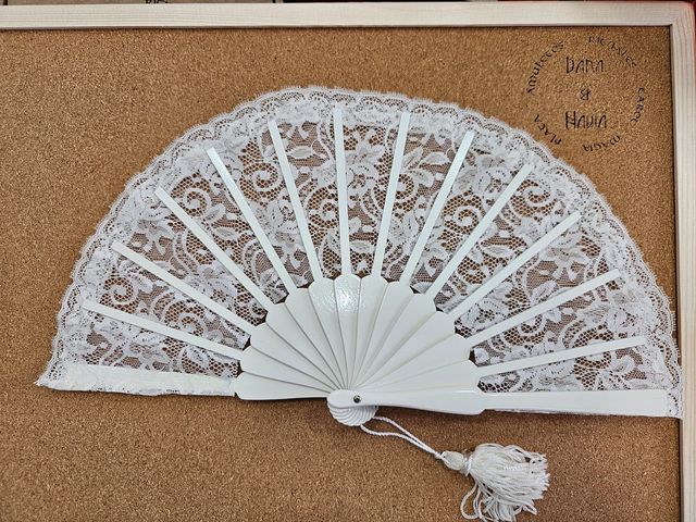 Abanicos de madera y encaje