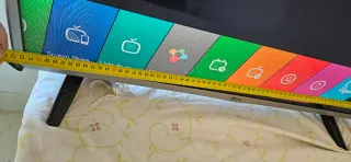 Televisor LG Negro y Plateado