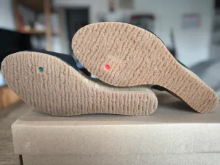 Sandalias piel cuña Kickers negras