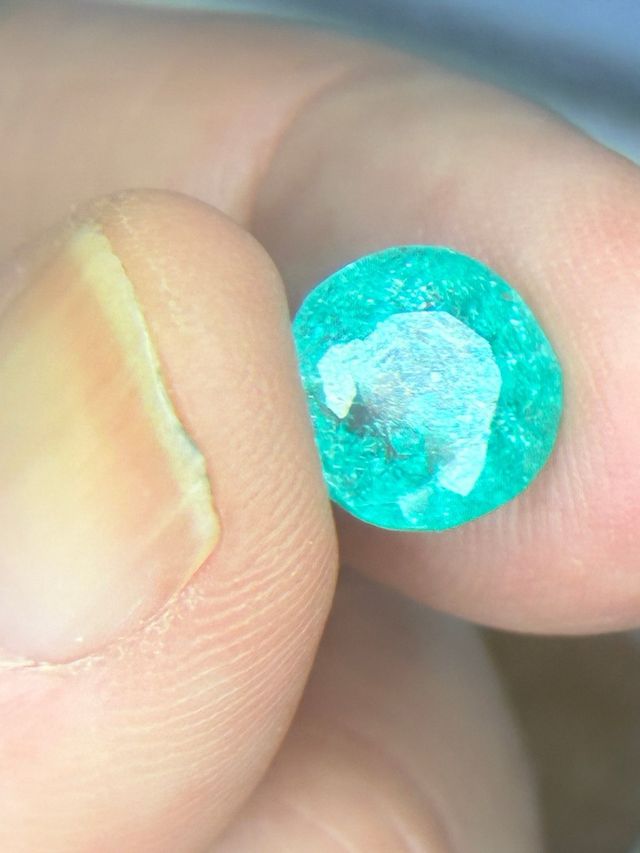 Esmeralda Colombiana 4.65ct Certificada