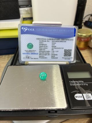 Esmeralda Colombiana 4.65ct Certificada