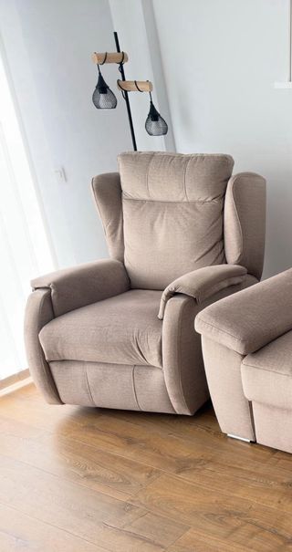 Sillón reclinable motorizado beige