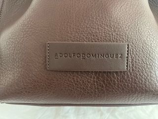 Mochila de piel de Adolfo Domínguez color burgundy