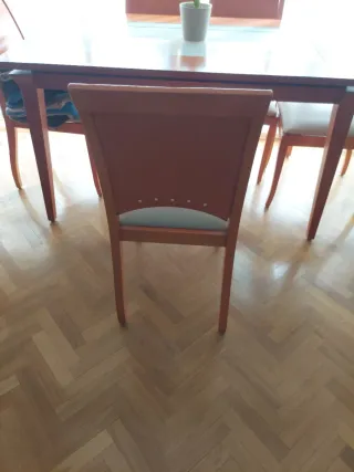 Mesa de comedor extensible con 4  sillas