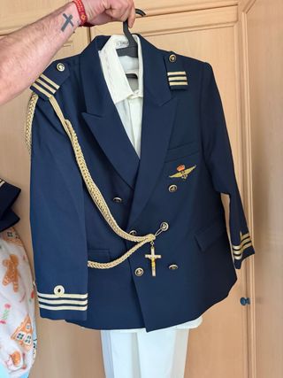 Traje de Comunión Azul Marino con Detalles Dorados