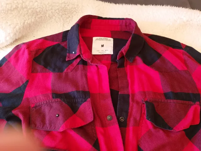 Dos Camisas cuadros roja y negra mujer Volante..