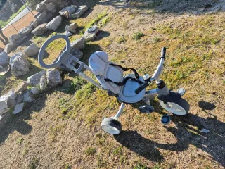 Triciclo infantil con manillar