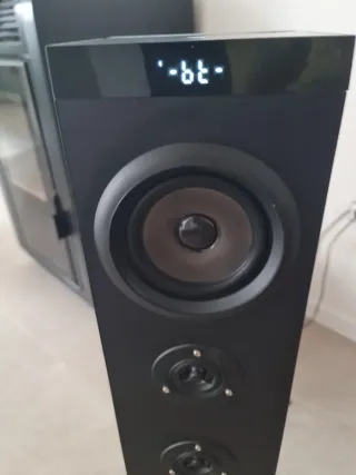 Torre de Sonido Energy Negra como nueva Bluetooth