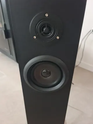 Torre de Sonido Energy Negra como nueva Bluetooth