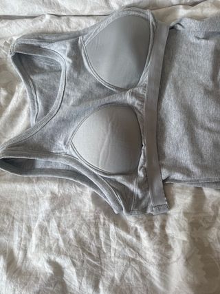 Vestido  largo tirantes gruesos y  trae pezoneras