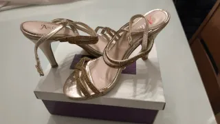Sandalias doradas Talla 36