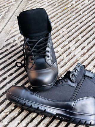 Anfibi unisex neri in pelle taglia 41, 42