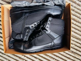 Anfibi unisex neri in pelle taglia 41, 42