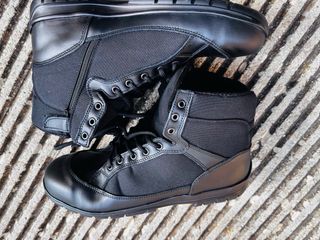 Anfibi unisex neri in pelle taglia 41, 42