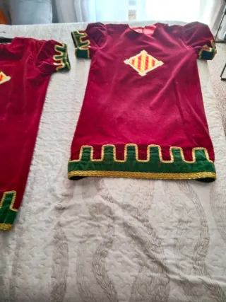 Trajes de vizcaíno grises