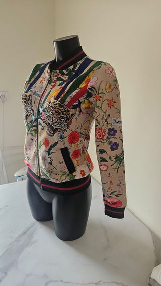 Chaqueta Estampada Floral y Tigre