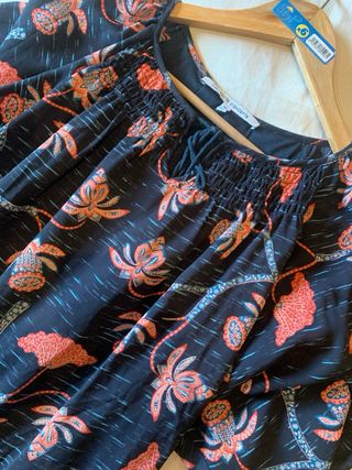 Vestido negro estampado floral