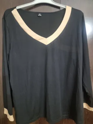 Blusa negra con ribetes beige Talla XXL
