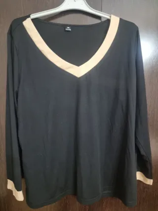 Blusa negra con ribetes beige Talla XXL