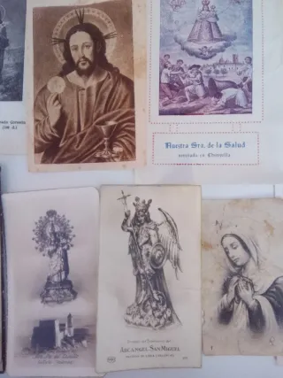 Estampitas antiguas de santos y vírgenes