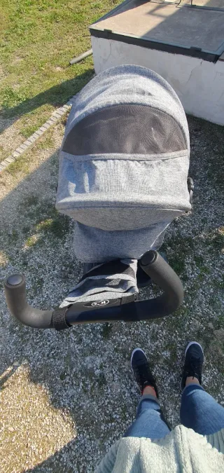 Triciclo-carro KikkaBoo gris